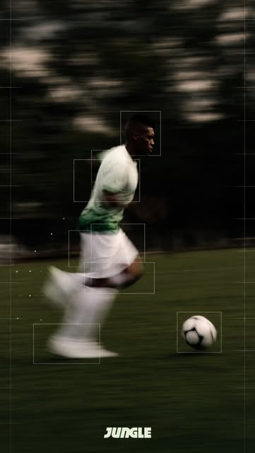 Capa de Reel da Jungle com referências ao futebol.