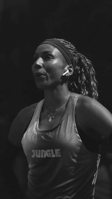 Capa de Reel da Jungle com uma cena de tênis.